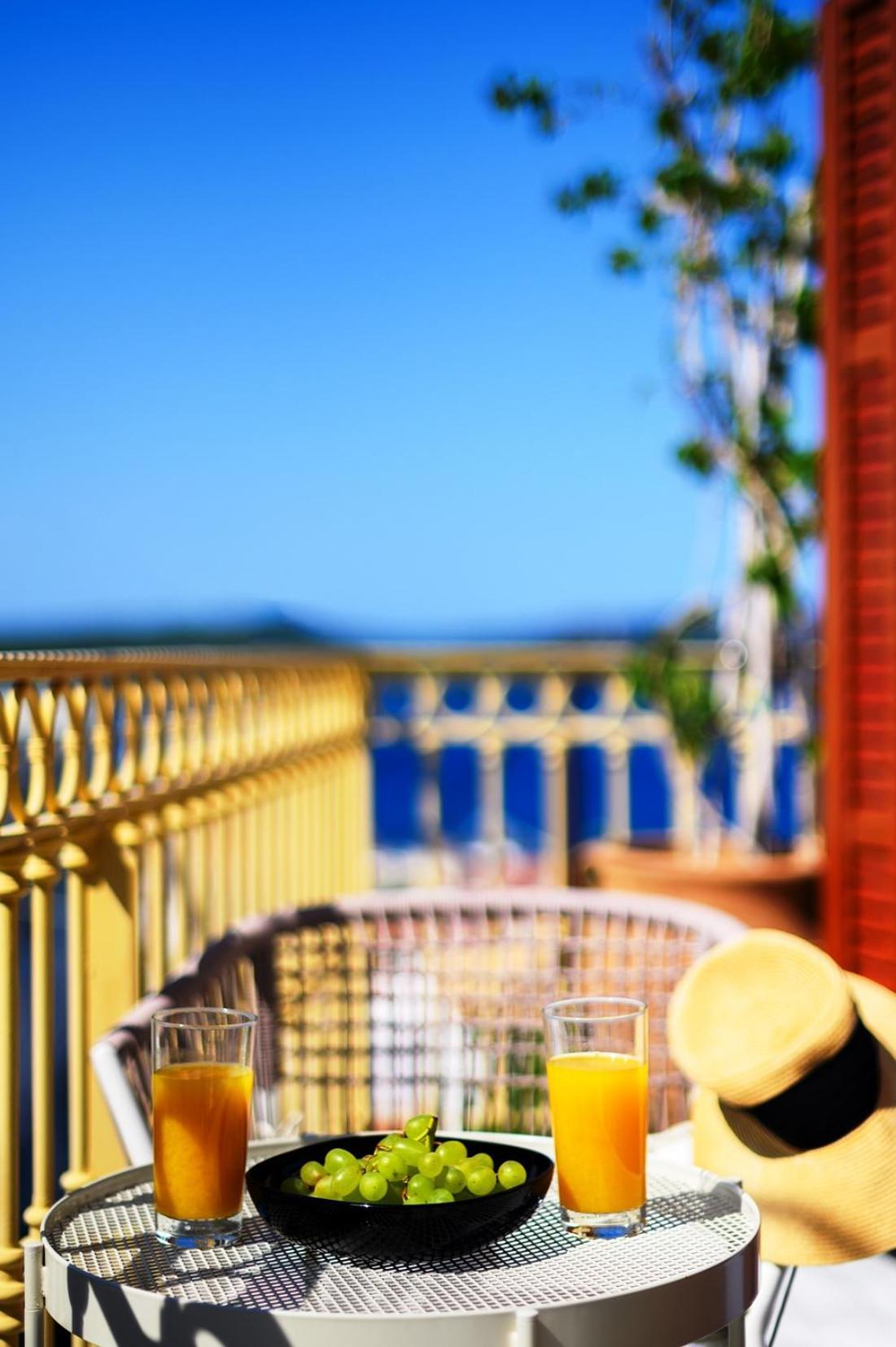 Blue Sky House Aparthotel Pylos Bagian luar foto