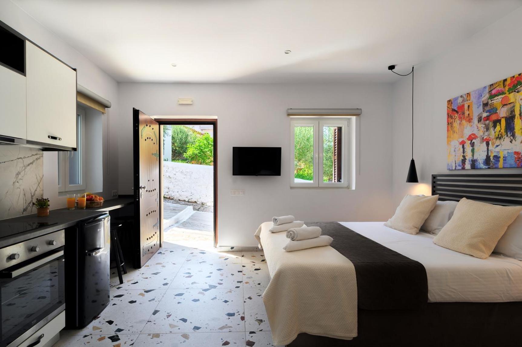 Blue Sky House Aparthotel Pylos Bagian luar foto