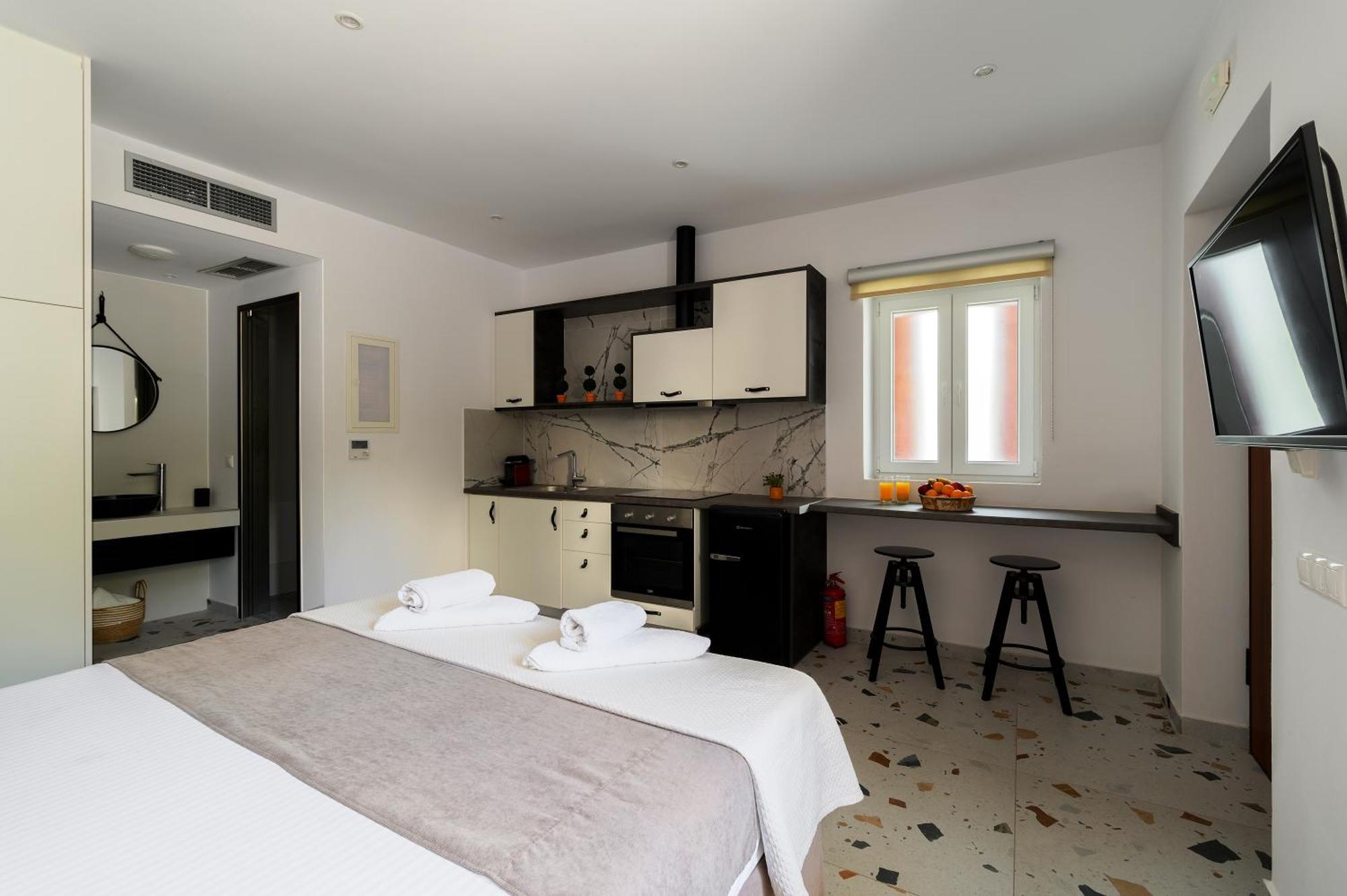 Blue Sky House Aparthotel Pylos Bagian luar foto