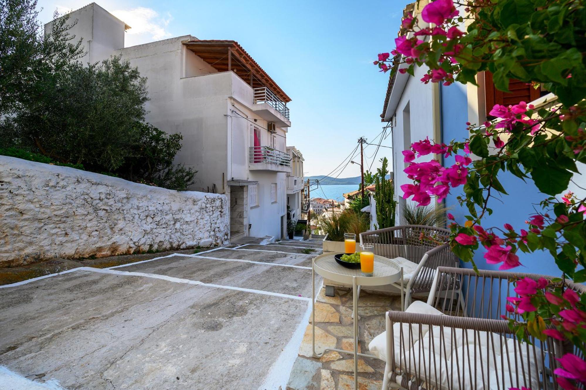 Blue Sky House Aparthotel Pylos Bagian luar foto